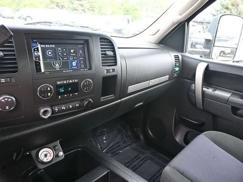 Used 2011 Chevrolet Silverado 2500 LT w/ Interior Plus Package AWD/4WD image 22