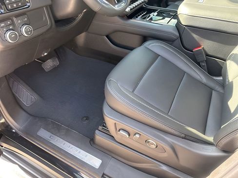 New 2026 GMC Yukon Denali w/ Sun & Power Step Package image 28