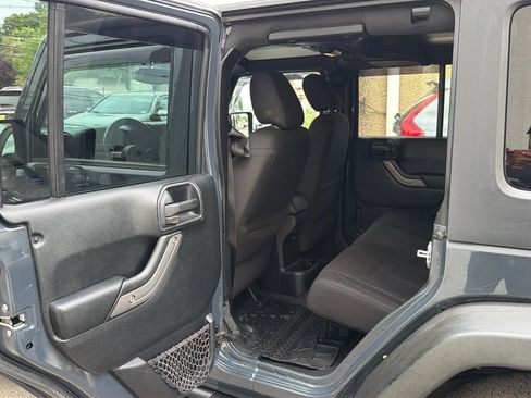 Used 2017 Jeep Wrangler Unlimited Sport w/ Quick Order Package 23S AWD/4WD image 26