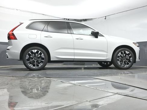 New 2026 Volvo XC60 B5 Plus w/ Protection Package Premier AWD/4WD image 40