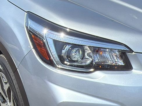 Used 2020 Subaru Forester Premium AWD/4WD image 8