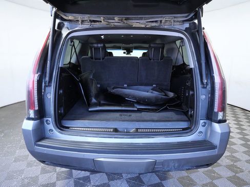 Used 2018 Cadillac Escalade ESV Luxury image 10