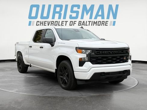 Used 2023 Chevrolet Silverado 1500 Custom image 1