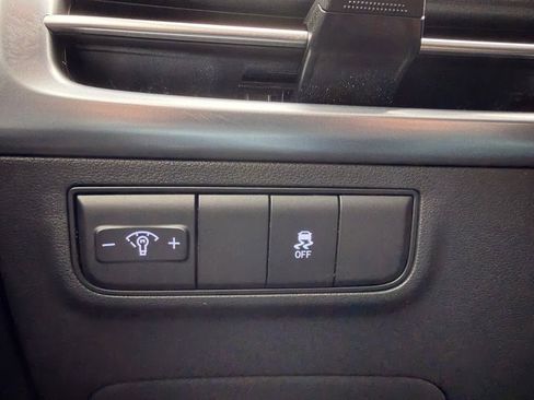 Used 2025 Hyundai Tucson SE image 23