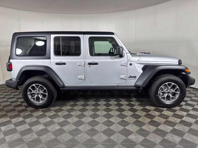 Used 2024 Jeep Wrangler Unlimited Sport AWD/4WD image 2