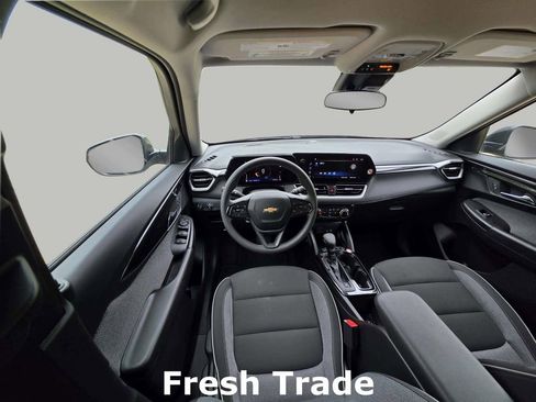 Used 2025 Chevrolet TrailBlazer LT image 11