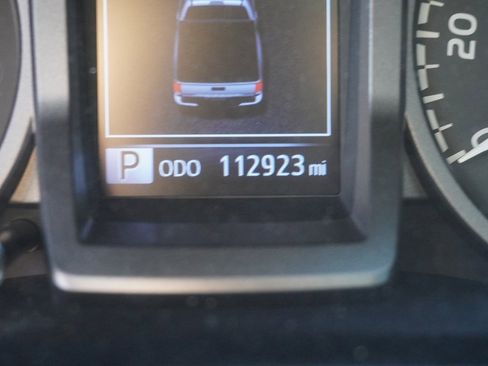 Used 2020 Toyota Tacoma TRD Sport image 3