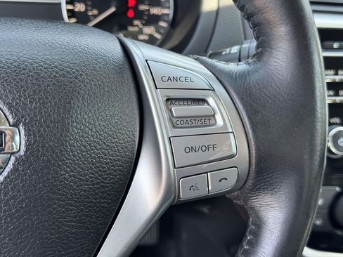Used 2018 Nissan Altima 2.5 SL FWD image 11