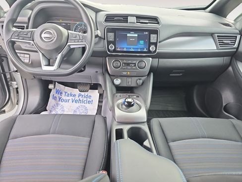 Used 2025 Nissan Leaf S image 10