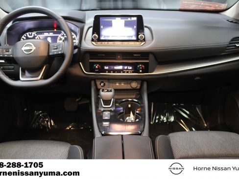 Certified 2025 Nissan Rogue SV FWD image 12