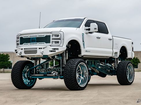 Used 2024 Ford F250 Limited w/ FX4 Off-Road Package AWD/4WD image 7