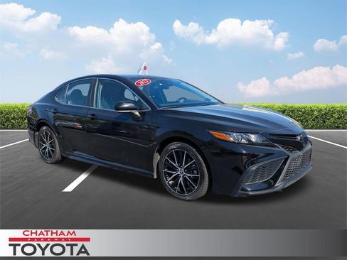 Certified 2023 Toyota Camry SE FWD image 1