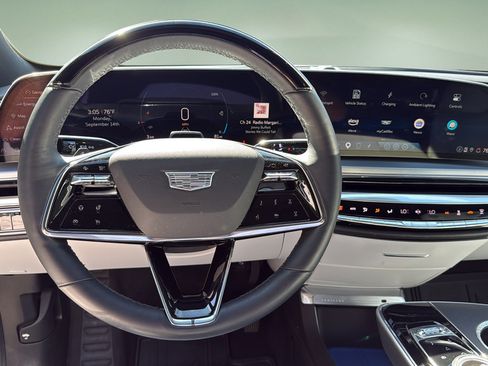 Certified 2024 Cadillac Lyriq Sport AWD/4WD image 33