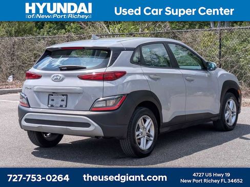 Used 2023 Hyundai Kona SE image 5