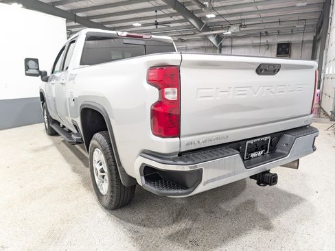 Used 2020 Chevrolet Silverado 2500 LT w/ Convenience Package image 5