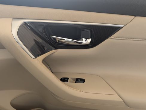 Used 2015 Nissan Altima 3.5 SL FWD image 22