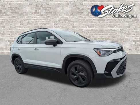Used 2025 Volkswagen Taos S FWD image 2