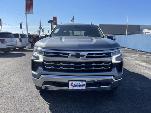 Used 2023 Chevrolet Silverado 1500 LTZ w/ LTZ Convenience Package II image 8