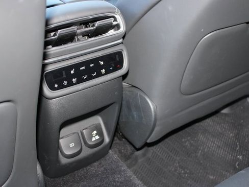 Used 2025 Genesis GV80 3.5T Prestige image 19