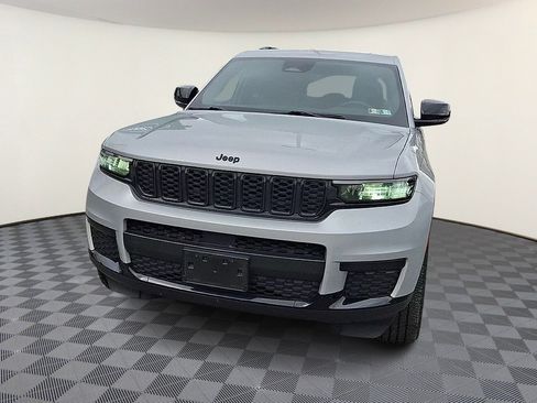 Used 2023 Jeep Grand Cherokee L Laredo AWD/4WD image 3