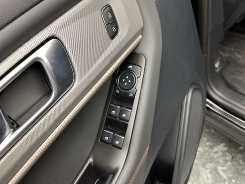 New 2026 Ford Explorer Active AWD/4WD image 8