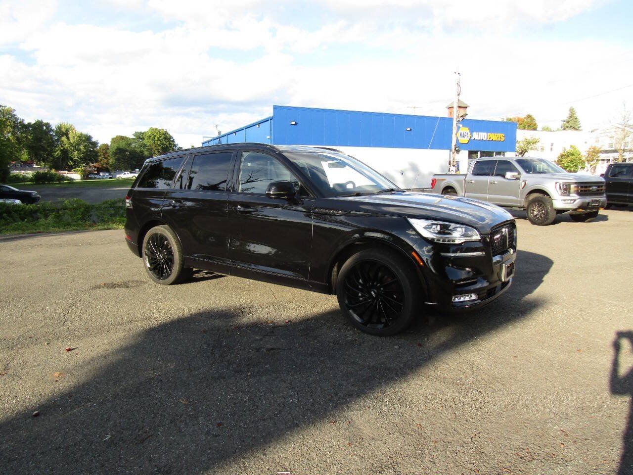 Used 2023 Lincoln Aviator Reserve w/ Equipment Group 201A AWD/4WD image 36