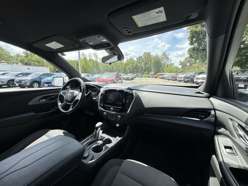 Used 2022 Chevrolet Traverse LT w/ LPO, Floor Liner Package image 30
