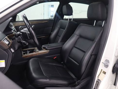 Used 2010 Mercedes-Benz E 350 4MATIC Sedan image 14
