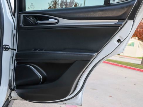 Used 2018 Alfa Romeo Stelvio Ti Sport image 11