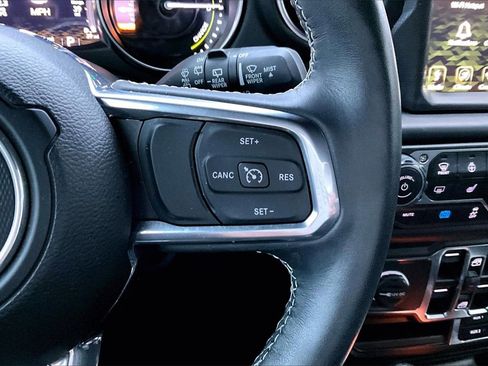 Used 2023 Jeep Wrangler Unlimited Sahara w/ Cold Weather Group image 28