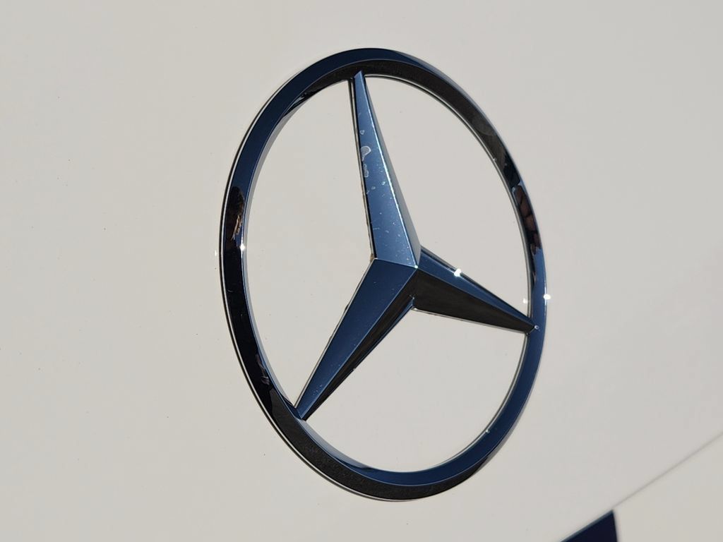Used 2025 Mercedes-Benz C 300 Sedan image 11