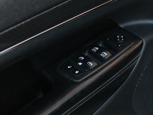 Used 2016 Jeep Grand Cherokee Limited w/ Trailer Tow Group IV image 9