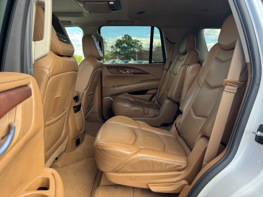 Used 2016 Cadillac Escalade Platinum AWD/4WD image 16