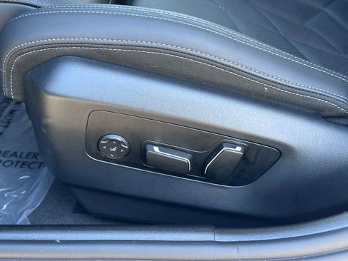 Certified 2025 BMW 530i xDrive w/ Premium Package image 15