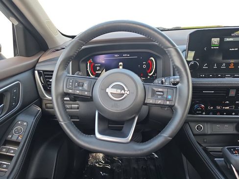 Used 2023 Nissan Rogue Platinum w/ Platinum Premium Package FWD image 15