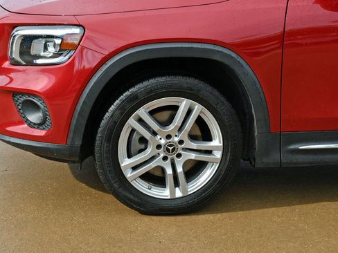 Used 2022 Mercedes-Benz GLB 250 GLB 250 SUV w/ Premium Package image 4