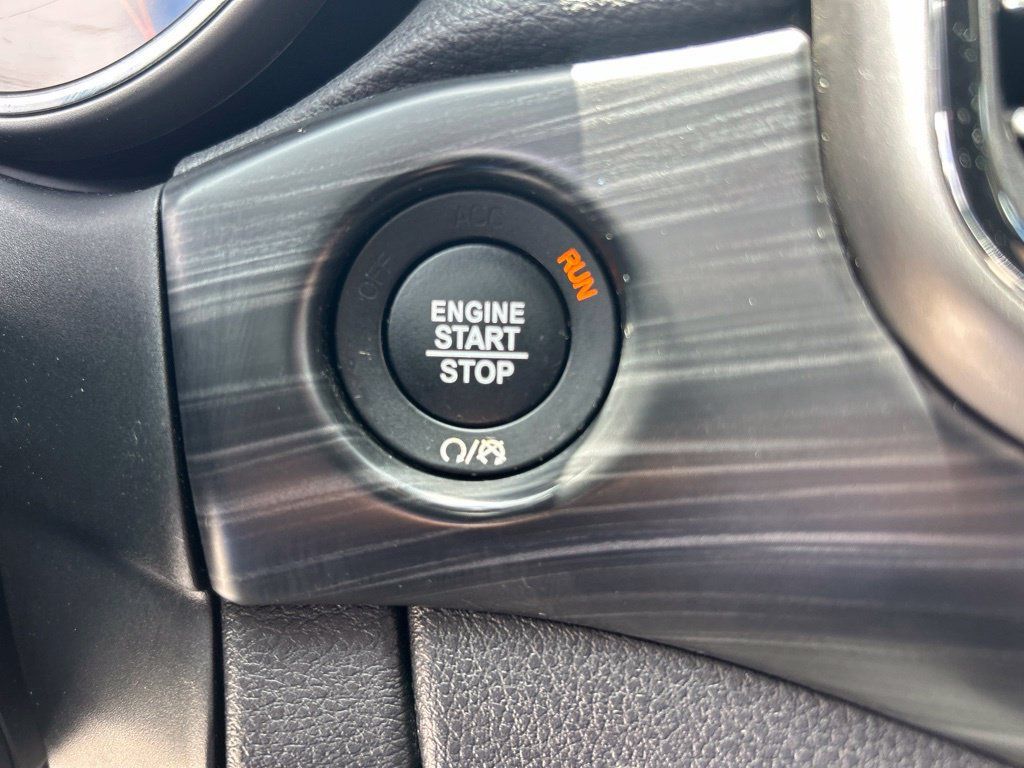 Certified 2019 Jeep Grand Cherokee Laredo RWD image 40