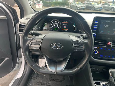Used 2020 Hyundai Ioniq SE image 18