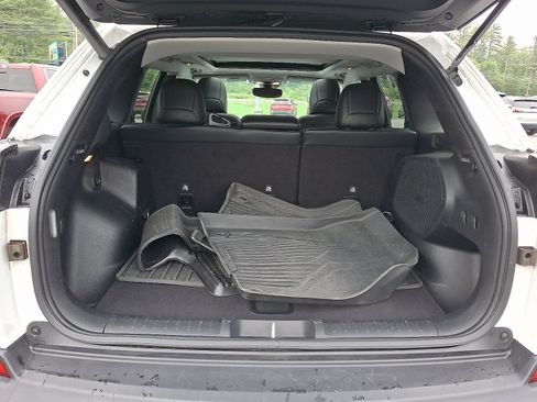 Used 2022 Jeep Cherokee Limited w/ Mopar Interior Package image 30