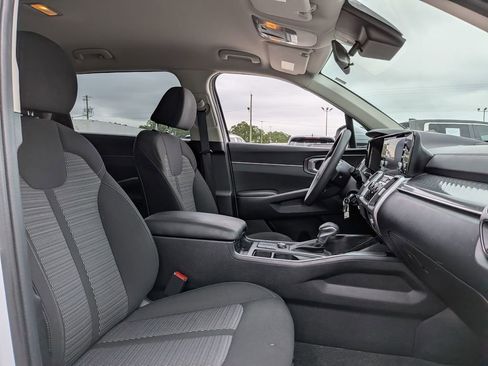 Used 2023 Kia Sorento LX FWD image 29