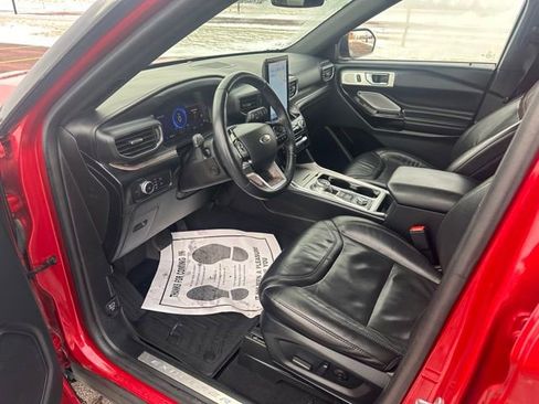 Used 2022 Ford Explorer Platinum w/ Equipment Group 601A image 11