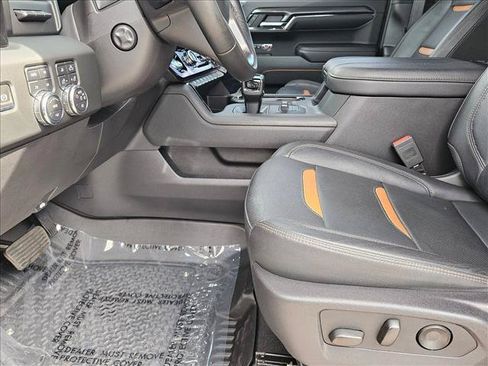 Used 2024 GMC Sierra 1500 AT4 w/ Technology Package AWD/4WD image 16