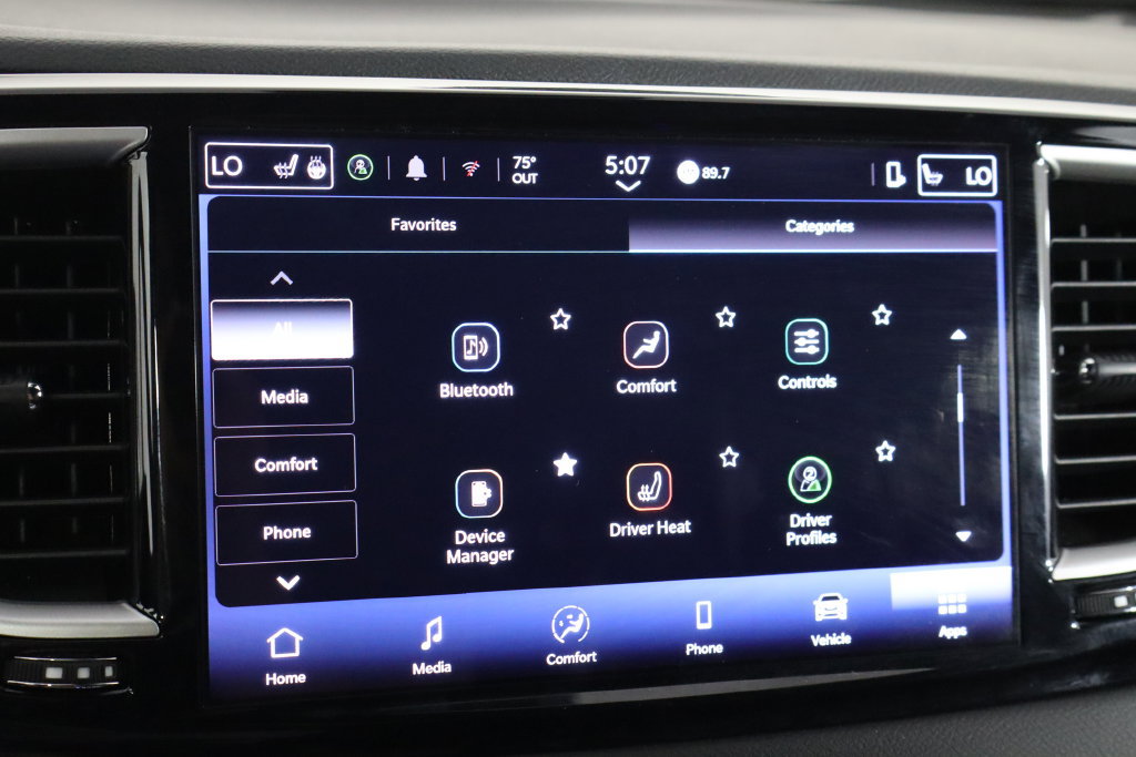 Used 2025 Chrysler Pacifica Select FWD image 36
