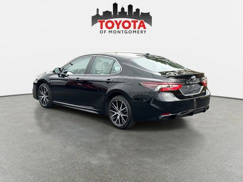 Used 2024 Toyota Camry SE image 16