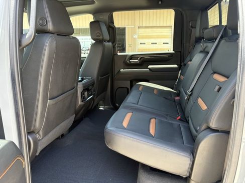 Used 2024 GMC Sierra 2500 AT4 w/ AT4 Premium Plus Package AWD/4WD image 25