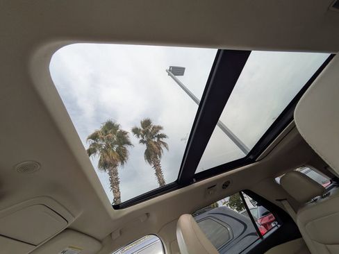 Used 2021 Ford Explorer XLT w/ Equipment Group 202A image 22