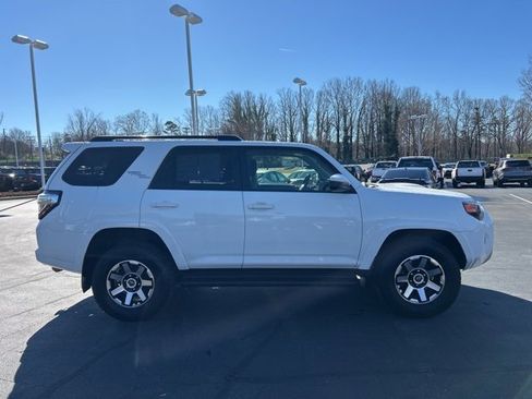 Used 2022 Toyota 4Runner TRD Off-Road image 4