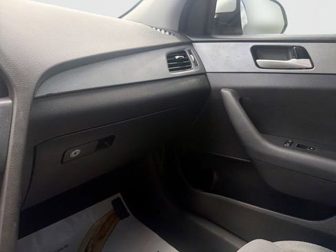 Used 2019 Hyundai Sonata SE FWD image 24