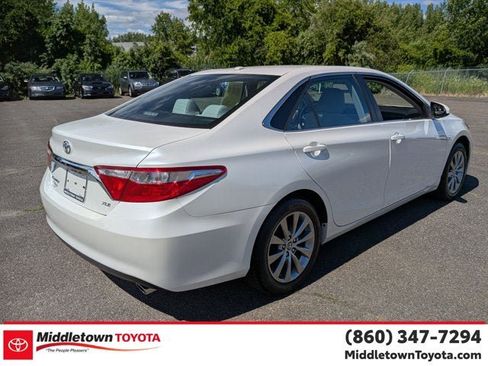 Used 2017 Toyota Camry XLE w/ Moonroof Package FWD image 3