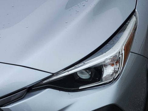 Used 2024 Subaru Crosstrek 2.0i Premium image 9